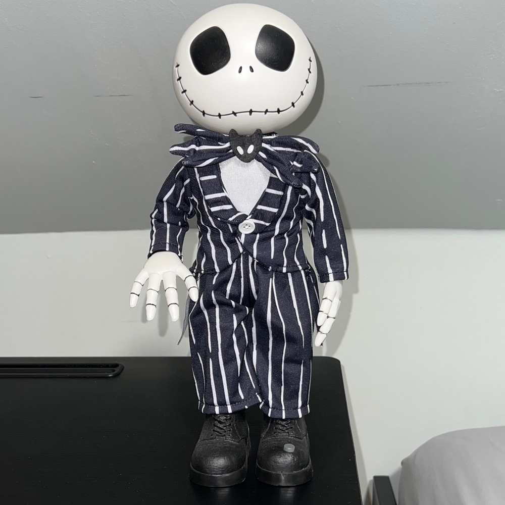 JACK SKELLINGTON TALKING AND MOVING FIGURE